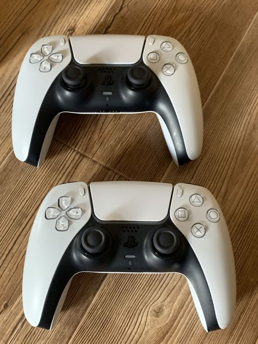 Playstation 5 с 2 геймпадами 825гб