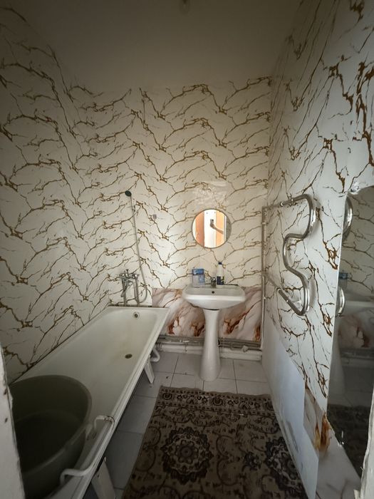 2 бөлмелі 2 этаждан ортаңғы бөлік Титов 2010жылғы үйден