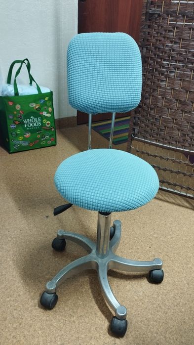 Продам стул косметологический