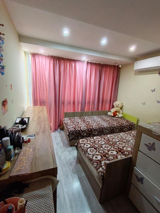 Тристаен апартамент под наем