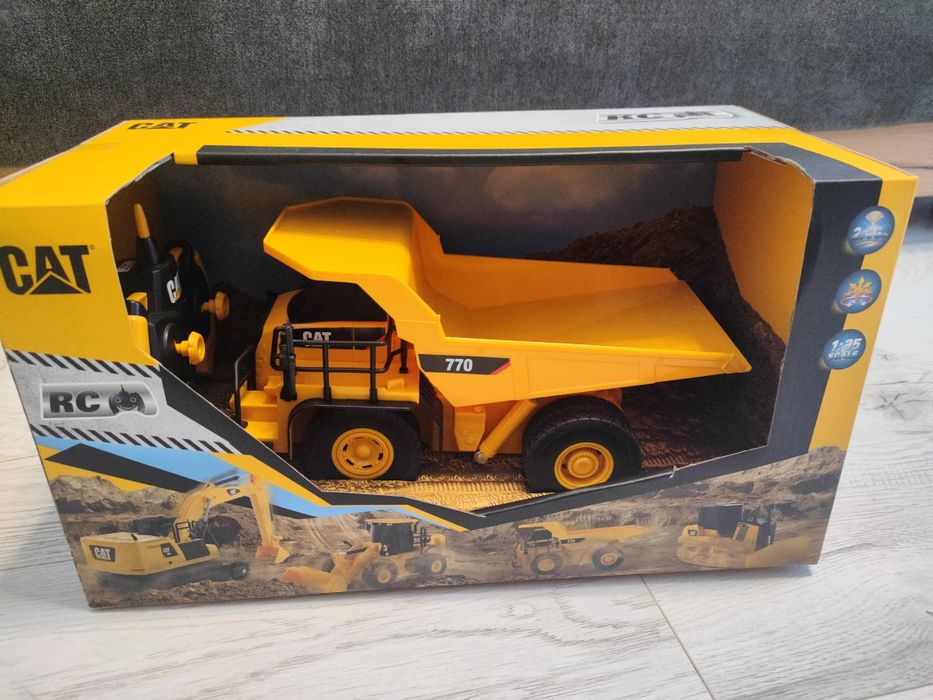Camion de minerit Carrera CAT 770 cu telecomanda