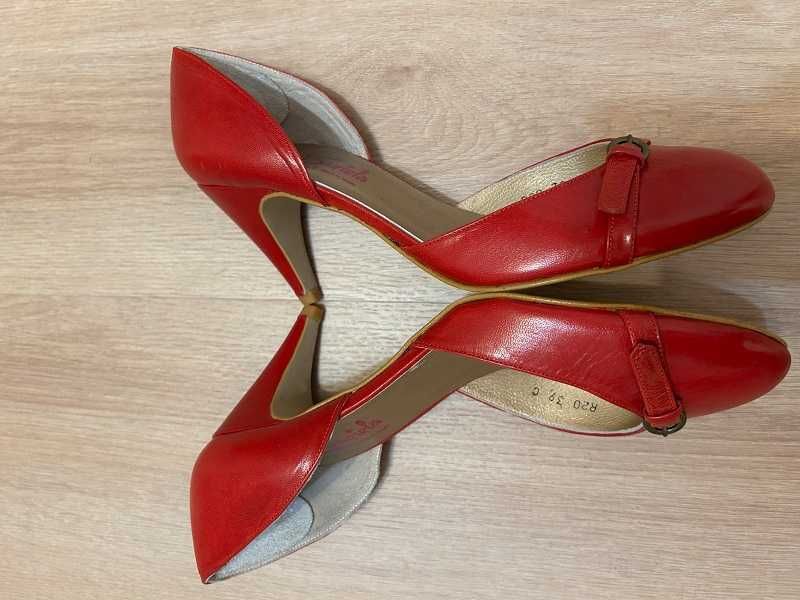 Елегантни дамски обувки с ток, естествена кожа, червен цвят, номер 39