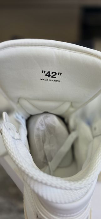 OFF WHITE-Court 3.0