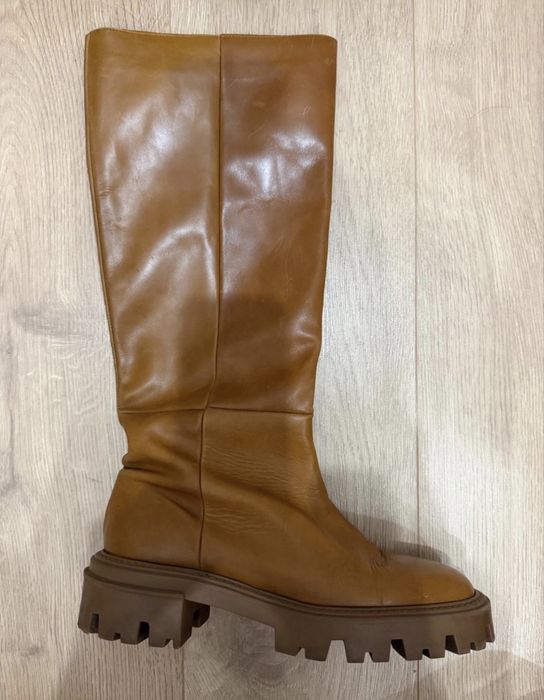 Продаю кожаные сапоги, производство Испания