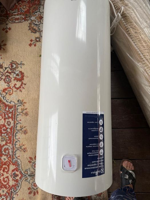 Продам водонагреватель Elektrolyxs