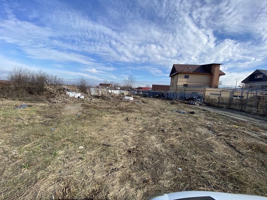 Teren la E85 loc de casa