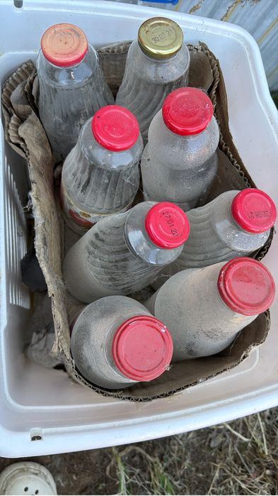 Бутылки стеклянные