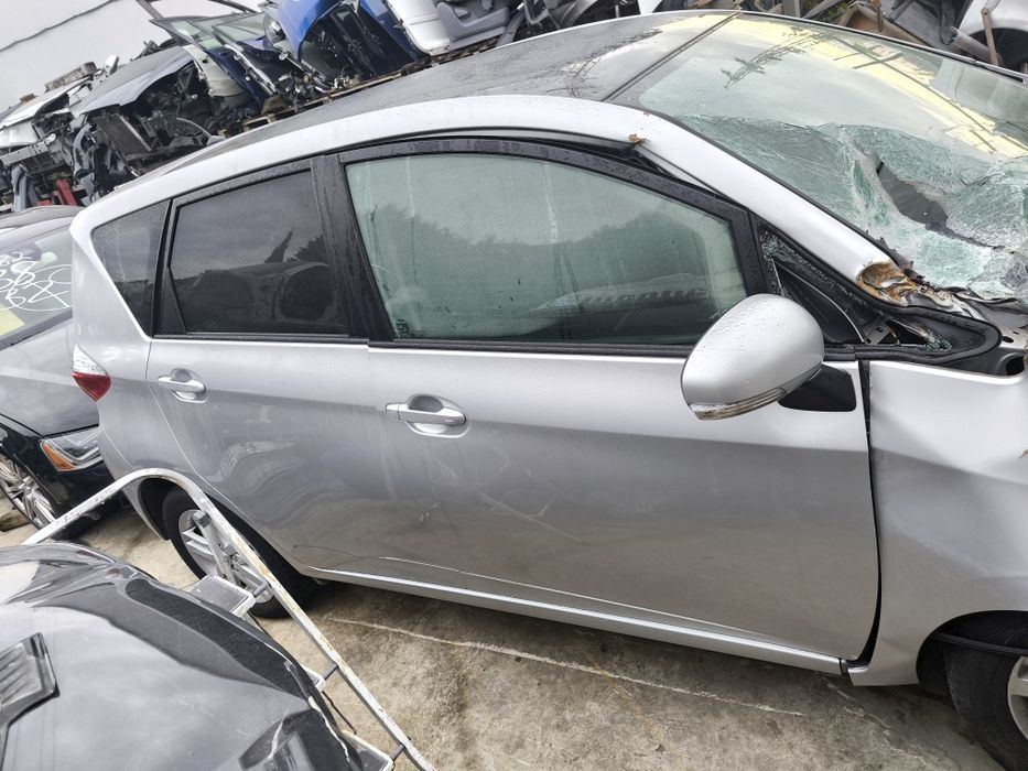 Тойота Корола Версо S 2012г.