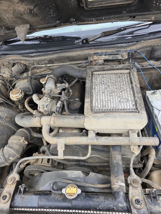 Motor pajero 2.5 piese pajero sport vand intreg sau dezmembrez