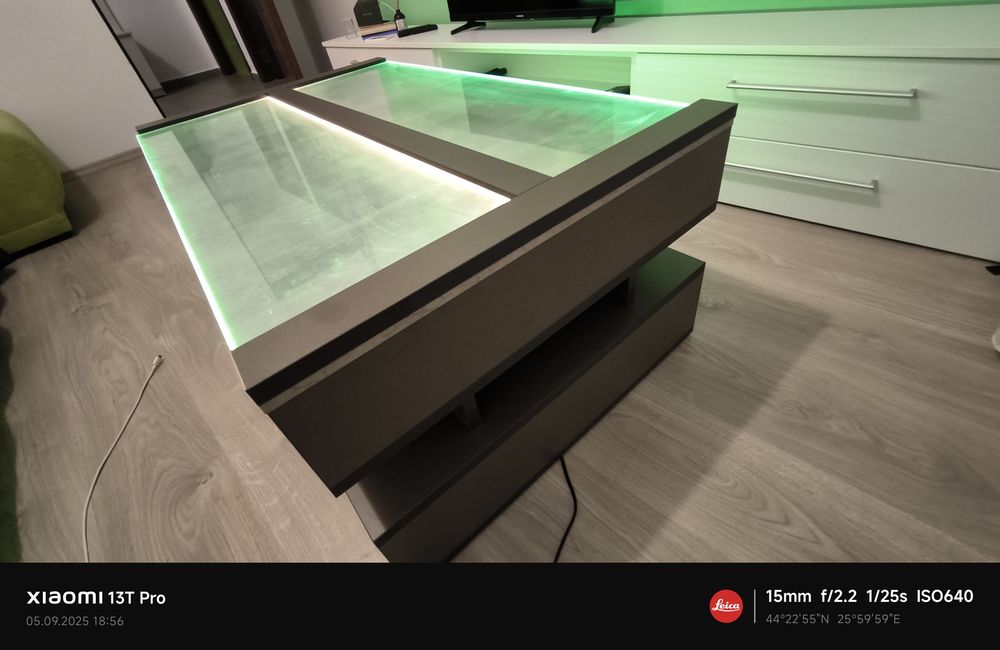 Masa de cafea cu lumina led.Model unicat