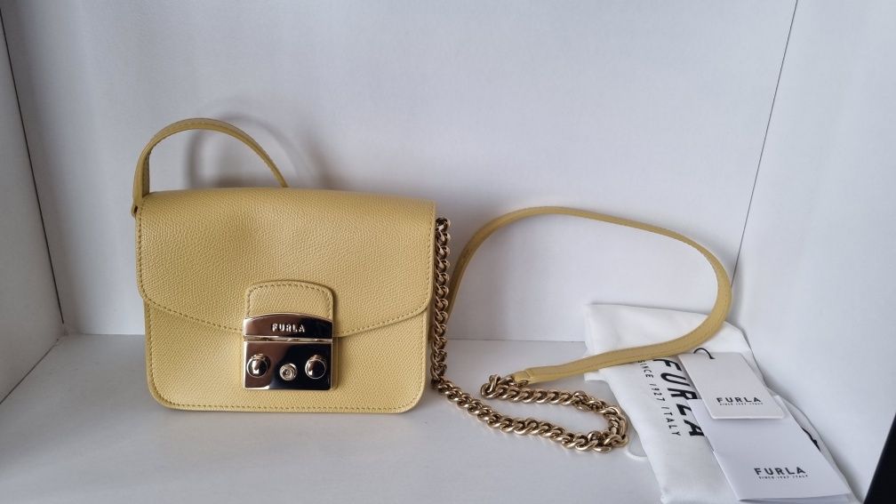 Furla shops Metropolis Mini Crossbody in Cedro Yellow