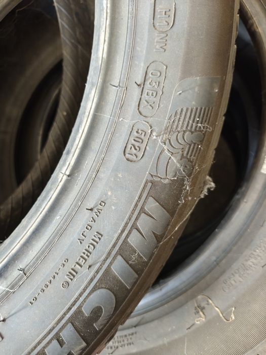 235/50/19 Michelin Premacy 4+