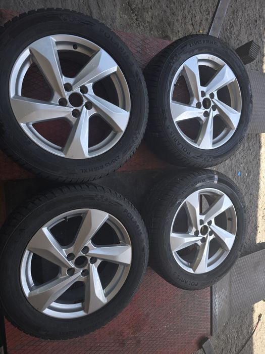 Jante Audi 18" cu anvelope Barum  235/55/18 iarna