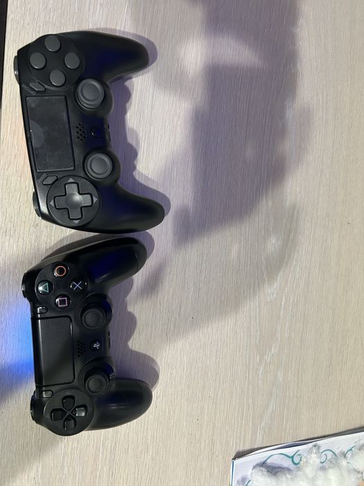 Vând PlayStation 4 (PS4 Fat 500 gb ), în stare bună de funcționare.