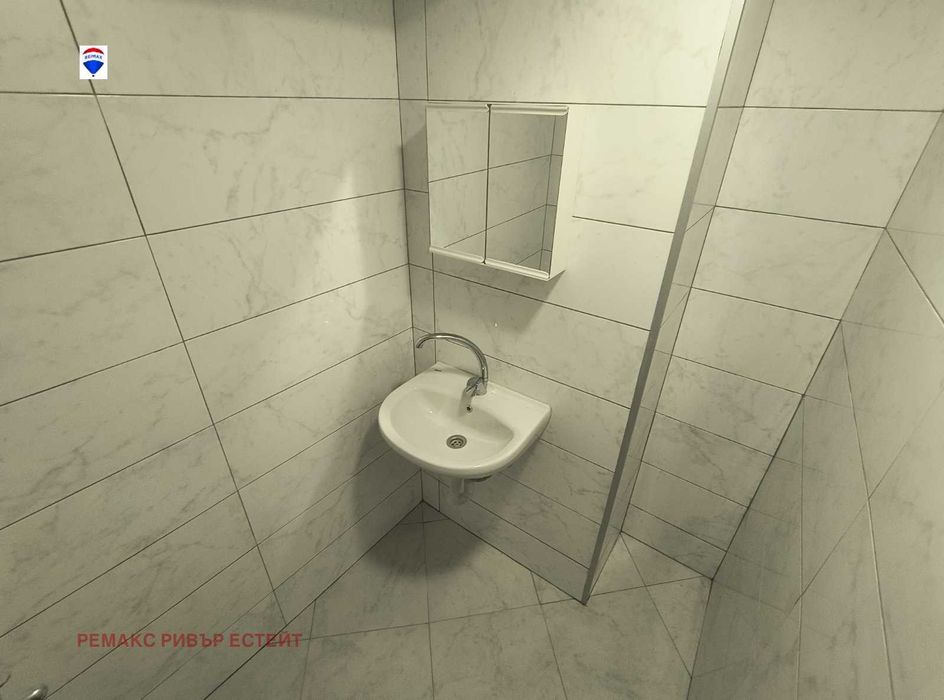 Продава се Тристаен апартамент в Русе, Център - 98 кв.м за 1653 €/кв.м - Снимка #2