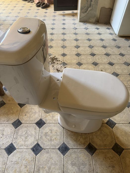 Продается унитаз