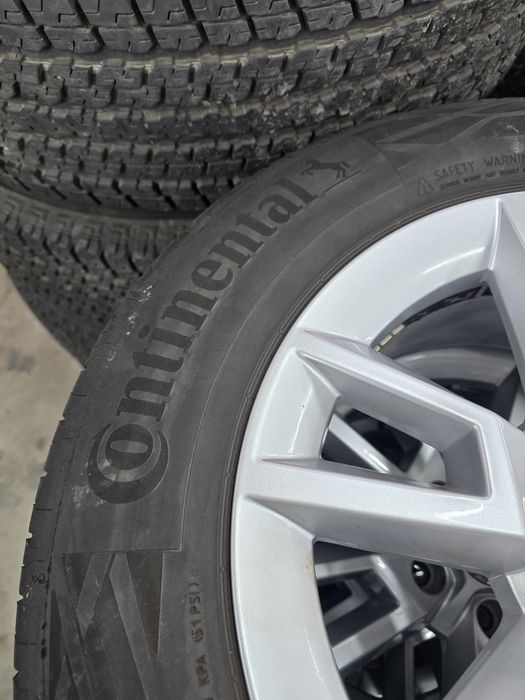 2 Броя 215/60/16 Continental 5mm 23dot