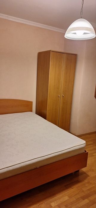 Продавам спалня с матрак, гардероби и скрин, изгодно, почти нови