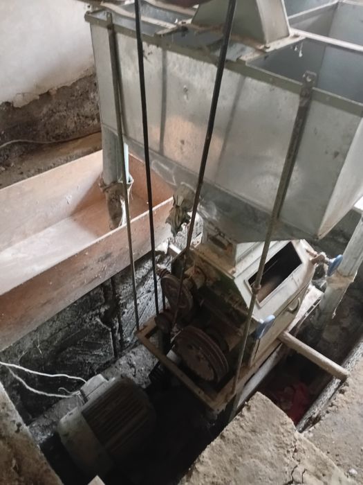 Ун  тегирмон 35 талик  сотилади.