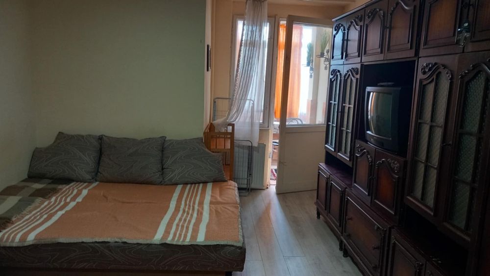 Închiriez garsonieră 200 euro