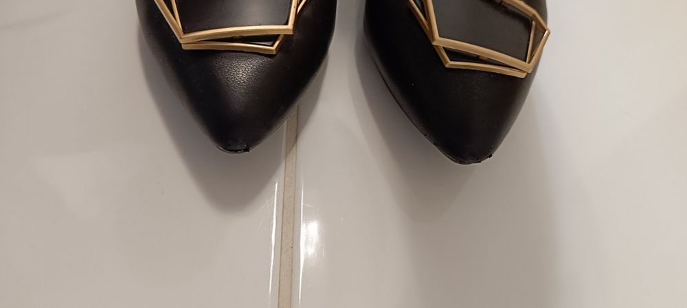 Ниски обувки + подарък чизми