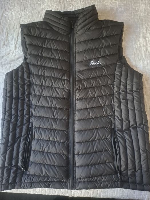 Vesta geaca neagra