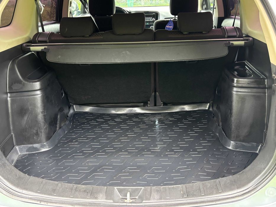 Mitsubishi Outlander 2015 , 4x4 , 2.2 diesel