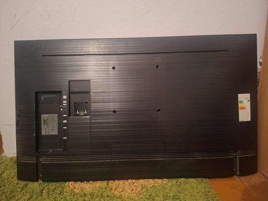 Продам телевизор на запчасти