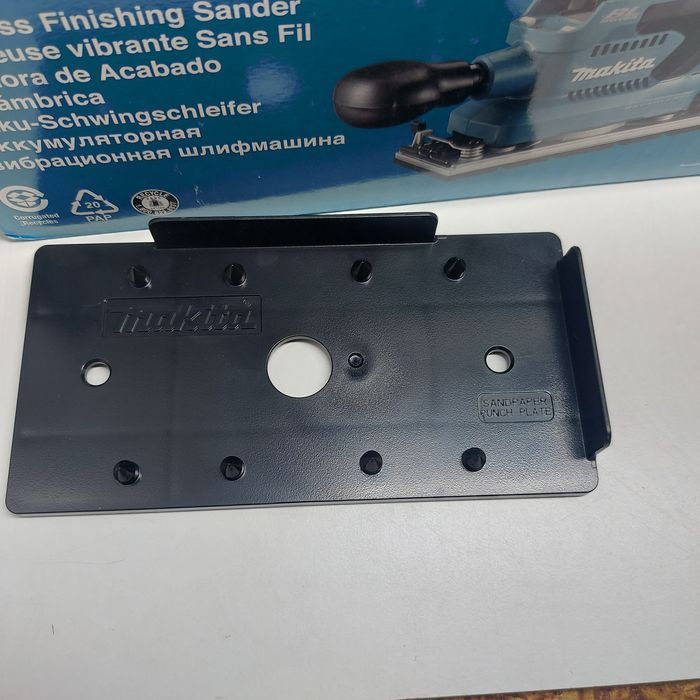 ПРОМОЦИЯ.Акумулаторна вибрационна шлайф машина Makita DBO380Z