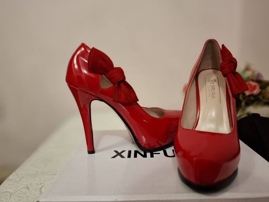 Ayollar tuflisi Sifatli