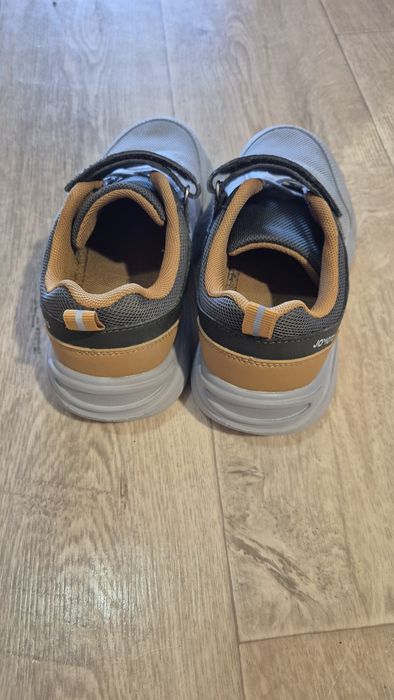 Кроссовки Jomoto