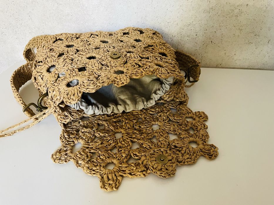 Плетена чанта от рафия