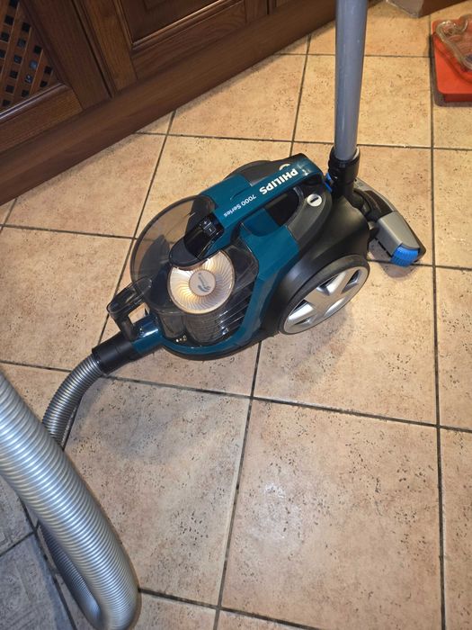 Прахосмукачка Phillips 7000 Series