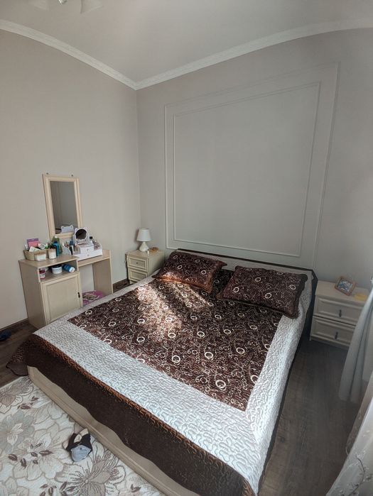 Продается спальный гарнитур