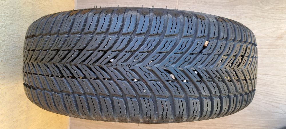 Всесезонна гума Nokian 195/60/15