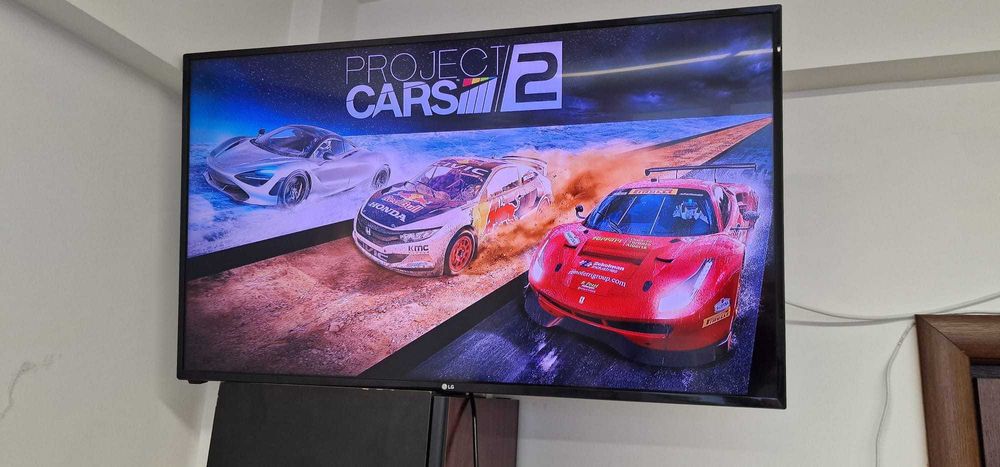 Xbox one S in stare foarte buna cu 2 controler si 6 jocuri