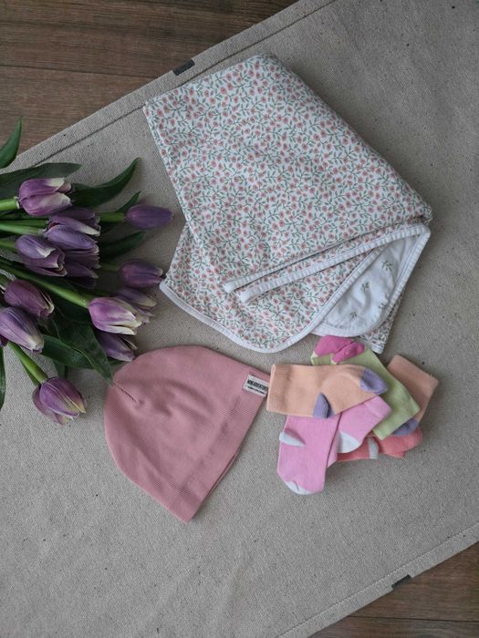 Лот от одеяло, шапка и чорапки H&M и Next