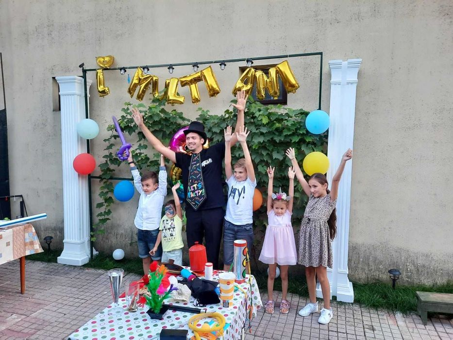 ANIMATOR / MAGICIAN petreceri pentru copii