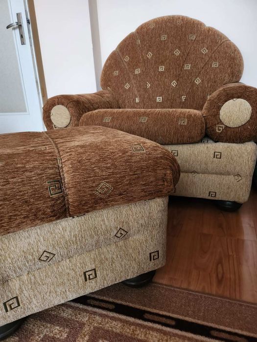 Троен дивана, фотьойл, табуретка