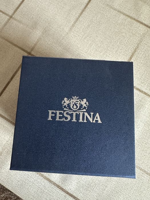 Часовник Festina