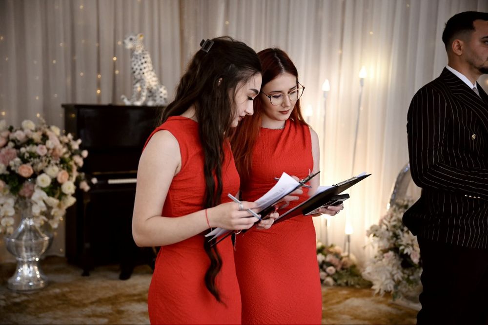 Hostess Craiova by Muse House