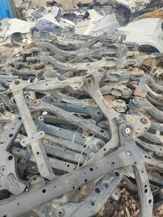 Задние и передние балки Toyota Camry 40