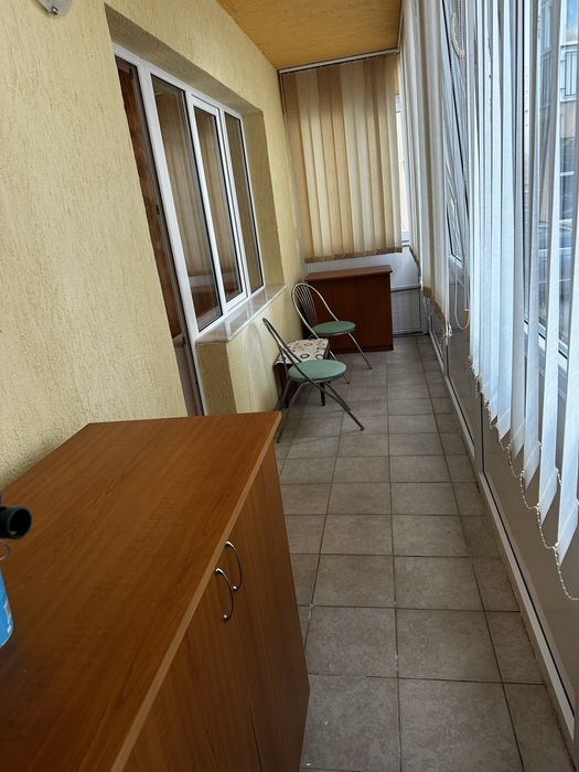 Apartament cu o cameră de închiriat.