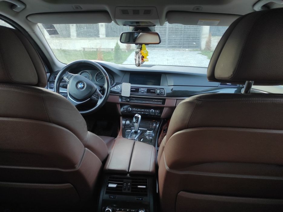 BMW 5 Series 2011 — imagine 4