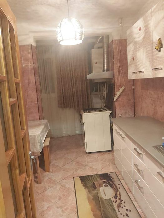 Inchiriez apartament