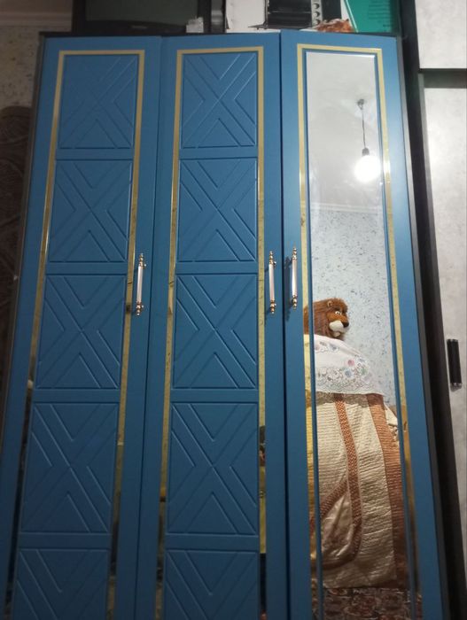 шифонер сотилади.янги моделлардан.ранги замонавий.н