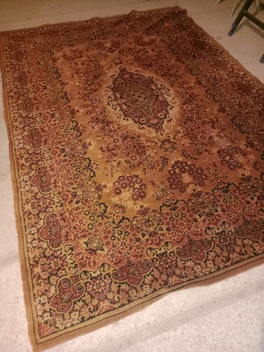 Продам ковер 270 на 150