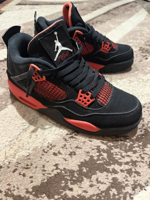 Air Jordan 4 red thunder