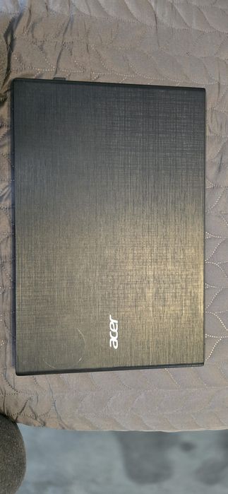 Laptop Acer în stare foarte bună, ideal pentru școală, muncă sau uz zi