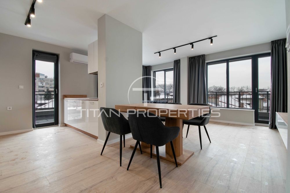 Дава се под наем Тристаен апартамент в Пловдив, Център - 112 кв.м за 872.61 € - Снимка #2